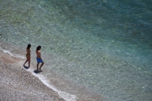 Ρέγκλινγκ: Έως και 800 εκατ. ευρώ θα εξοικονομήσει η Ελλάδα αν δανειστεί από τον ESM - εικόνα 2