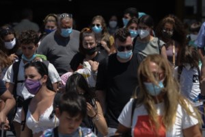 "Αντάρτικο" σε μπαρ και κλαμπ στην Κρήτη: Διασκέδαση με όρθιους μέχρι το πρωί - Λουκέτα και "τσουχτερά" πρόστιμα