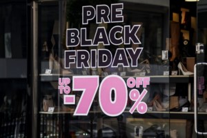 Ένωση Εργαζομένων Καταναλωτών Ελλάδας: "Προσοχή στη Black Friday- 5 κανόνες για την αποφυγή πλασματικών εκπτώσεων