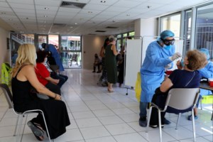 Βασιλακόπουλος: Γιατί είναι λάθος το τρίωρο μήνυμα για το λιανεμπόριο