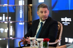 Φούντωσαν ξανά τα σενάρια για αλλαγές στον εκλογικό νόμο - Τι επιδιώκουν ΝΔ και ΠΑΣΟΚ