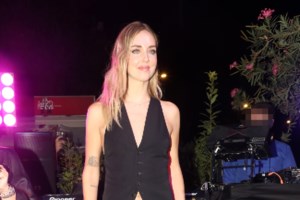 Αλεξάνδρα Παναγιώταρου: Η καυτή εμφάνιση αλά Μέριλιν Μονρόε σε νυχτερινό μαγαζί και η απάντηση στα αρνητικά σχόλια [εικόνες - βίντεο] - εικόνα 7