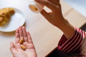 Γιατί τα αντιβιοτικά δεν σταματούν το βήχα: Τι έδειξε η μεγαλύτερη μελέτη για τις λοιμώξεις του κατώτερου αναπνευστικού