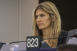 Μάχη Ανδρουλάκη-Δούκα για την ηγεσία του ΠΑΣΟΚ: Ποιος θεωρείται φαβορί, τι θα κρίνει τον νικητή - Τρεις αναλυτές εξηγούν