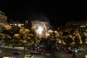Χριστούγεννα - Εορταστικό ωράριο: Πότε ξεκινάει - Ποιες Κυριακές θα είναι ανοιχτά τα καταστήματα