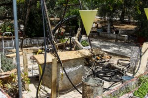 Τρία άτομα έπεσαν σε φρεάτιο οικοδομής στο κέντρο της Αθήνας