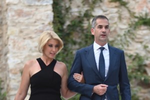 Ντόρα Μπακογιάννη: Η πιο τρυφερή φωτογραφία με τα επτά εγγόνια της