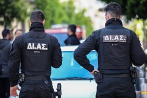 Νέα Ιωνία: Ζευγάρι αντιμέτωπο με τρεις διαρρήκτες μέσα στο σπίτι του - Απείλησαν ότι θα κόψουν το δάχτυλο της γυναίκας - εικόνα 2