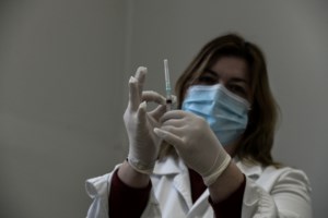 Πιερρακάκης: Τι χαρτί θα επιδεικνύουν οι πολίτες για να εμβολιαστούν- Πώς θα κλείνουν ραντεβού