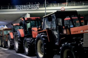 Αγροτικά μπλόκα: Απόβαση... τρακτέρ σήμερα στο λιμάνι της Θεσσαλονίκης - Πανελλαδική σύσκεψη στη Νίκαια το Σάββατο - εικόνα 2