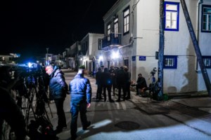 Η Ακρίτα θα πάει τελικά Σπέτσες: "Θα ρίξω στο σακ βουαγιάζ τις ενστάσεις μου κι ένα δεύτερο πουλόβερ και θα πάω"