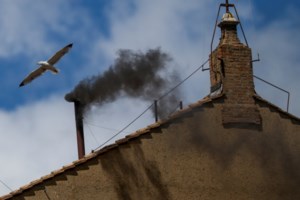 Live η εκλογή νέου Πάπα: Ξεκίνησε ο νέος γύρος ψηφοφοριών - Χιλιάδες πιστοί περιμένουν να δουν λευκό καπνό - εικόνα 9