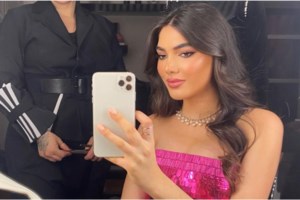 Τατιάνα Στεφανίδου: Ποζάρει με μπικίνι και πουκάμισο πάνω στο σκάφος της - Η απόδραση με τον Νίκο Ευαγγελάτο