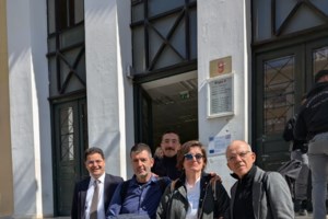 Μητσοτάκης - Ανδρουλάκης ξανά στα "μαχαίρια" για τις τηλεφωνικές υποκλοπές - Νέος γύρος στη Βουλή