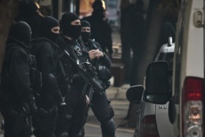 Διώξεις στους 4 συλληφθέντες για τα όπλα και τα εκρηκτικά: Στο ναυτοδικείο οι δύο ΟΥΚάδες, ποιες κατηγορίες αντιμετωπίζουν - εικόνα 4