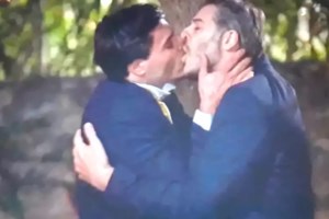 Αποθεώθηκε στο Twitter το φινάλε της σειράς "Σέρρες" του Γιώργου Καπουτζίδη - "Σ'αγαπάω όπως είσαι"