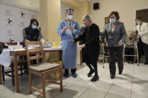 Παγώνη: Δεν αντέχει τρίτο κύμα το ΕΣΥ - Αύξηση ιικού φορτίου στα λύματα της Αττικής - εικόνα 2