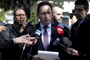 Κορονοϊός - Μαγιορκίνης: Η μάσκα είναι το καλύτερο υποκατάστατο του lockdown - εικόνα 2