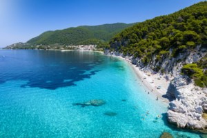 Σκόπελος: Συνελήφθη Ιταλός που έκανε γκράφιτι