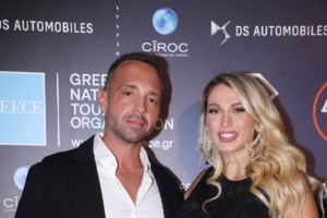 Πανέμορφη έγκυος στα 35 της η Κωνσταντίνα Σπυροπούλου: Γενέθλια με σούπερ μίνι φόρεμα με ουρά μέχρι το πάτωμα - εικόνα 12