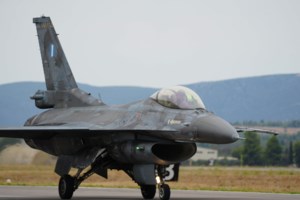 Θεσσαλονίκη: Η εντυπωσιακή επίδειξη των Ενόπλων Δυνάμεων και η "μαγεία" με τραγούδια όπως το "Φάντασμα της Όπερας"