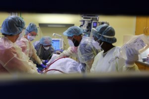 Κορονοϊός-Νέα μέτρα στη Γαλλία: Κλείνουν νυχτερινά κέντρα για 4 εβδομάδες, τι προβλέπεται για σχολεία και τηλεργασία