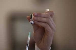 "Βόμβα" Μέρκελ: Αναμένεται έλλειψη σε εμβόλια μέχρι τα μέσα του έτους