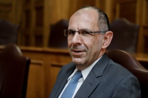 Σκρέκας: Θα δώσουμε λύση για το ρεύμα - Νοικοκυριά και επιχειρήσεις δεν μπορούν να περιμένουν την ευρωπαϊκή απόφαση