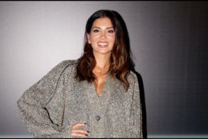 Σταματίνα Τσιμτσιλή: Τράβηξε τα βλέμματα στην κοπή πίτας του Alpha - Το σικ σύνολο που επέλεξε - εικόνα 2