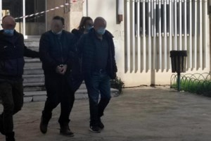 Τραγικός επίλογος μετά το φονικό στο Αγρίνιο: Δεν άντεξε η 81χρονη γιαγιά του μητροκτόνου