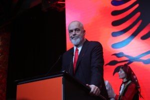 Τίρανα: Άγρια επεισόδια σε διαδήλωση αντιπολίτευσης- "Μάχη μέχρι να φύγει το καθεστώς Ράμα"