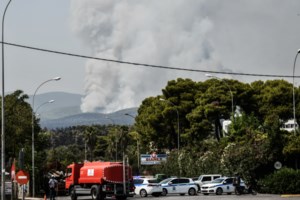 Φωτιά στην Βαρυμπόμπη: Εκτάκτως στην περιοχή ο Κυριάκος Μητσοτάκης - εικόνα 2