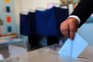 Τσίπρας στο Politico: Τα εμβόλια είναι δημόσιο αγαθό - Η Ευρώπη να εξασφαλίσει τις πατέντες