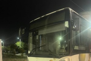 Νέα Λιόσια: Βίντεο ντοκουμέντο από τη στιγμή της επίθεσης με μολότοφ από Ρομά σε λεωφορείο της γραμμής