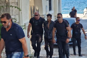 Κως: Νέα βίντεο ντοκουμέντα που "καίνε" τον 32χρονο - Τι έδειξαν οι κάμερες της γειτόνισσας