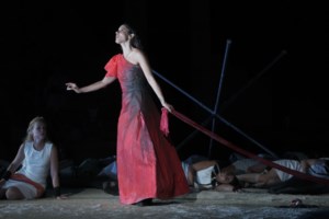 Μαρίνα Σάττι: Της πετούσαν αυγά και αναπτήρες ενώ τραγουδούσε σε συναυλία - Η οργισμένη αντίδρασή της [βίντεο]