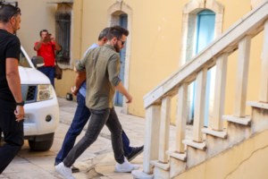 Πεδίον του Άρεως: 20 άτομα επιτέθηκαν σε δύο 14χρονους – Τους απείλησαν με μαχαίρι και έκλεψαν τα κινητά τους