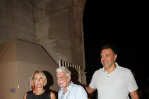 Τζένη Μπαλατσινού: Οργισμένη ανάρτηση για τον εκδότη, Γιάννη Κουρτάκη και το πόθεν έσχες της - Τον κατηγορεί για "λάσπη" - εικόνα 3