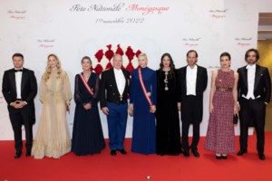 Οι royals του Μονακό διδάσκουν στιλ: Η λαμπερή Σαρλίν, τα δίδυμα και η υπέρκομψη Σάρλοτ Κασιράγκι - εικόνα 20