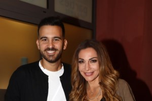 Βανδή - Μπισμπίκης: Αγκαλιασμένοι σε κοινή έξοδο σε φοιτητικό στέκι των Εξαρχείων [Εικόνες] - εικόνα 9