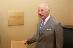 Βασιλιάς Κάρολος: Η πρώτη δημόσια εμφάνισή του μετά την ξαφνική εισαγωγή του στο νοσοκομείο - Τι κατέγραψε η κάμερα - εικόνα 4