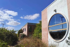 Σητεία: Ξανά στο σφυρί το ξενοδοχείο "φάντασμα" του εφοπλιστή Λελάκη [βίντεο]