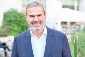 Oρκίστηκε βουλευτής Χανίων ο Γιάννης Κασσελάκης - Στη θέση του εκλιπόντος Μανούσου Βολουδάκη