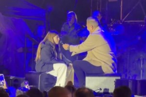 Η έκπληξη του Αντώνη Ρέμου on air στον Νίκο Αλιάγα στη γαλλική τηλεόραση