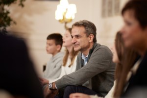 Μητσοτάκης στους απόδημους Ελληνες: "Ανεκτίμητη η συμβολή σας στην εθνική διαδρομή προς την πρόοδο"