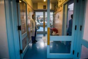 Κορονοϊός- Συγκλονιστική μαρτυρία εγκύου που γέννησε διασωληνωμένη: "Είχε γεμίσει ο πλακούντας μου θρόμβους" - εικόνα 2