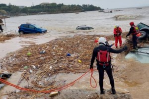 Λέκκας για φονική κακοκαιρία: Όλα έγιναν σε 10 λεπτά - Κατέβηκε ως κύμα τσουνάμι - Kανένα αντιπλημμυρικό δεν θα το σταματούσε