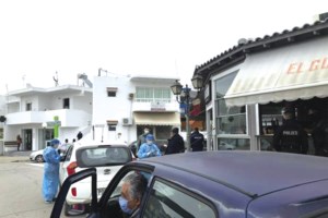 Πέτσας: Θα υπάρξουν νέα τοπικά lockdown αν ξεφύγει η κατάσταση - Με τον κωδικό 6 στα ρεβεγιόν