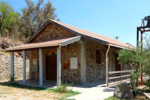 Πατέρας Παύλος: Ο viral ιερέας που "σαρώνει" στο TikTok μιλώντας απευθείας στις καρδιές των νέων [βίντεο]