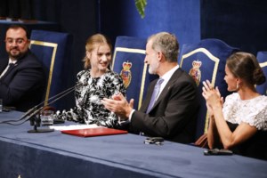 Άριστες πριγκίπισσες: Η Λεονόρ και η πανύψηλη Σοφία βγαίνουν μπροστά - Οι άψογες εμφανίσεις τους - εικόνα 28